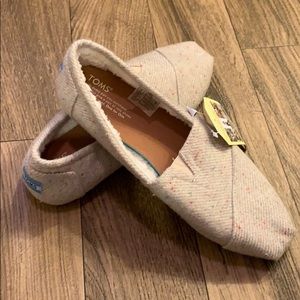 Women’s Toms NWT Size 11